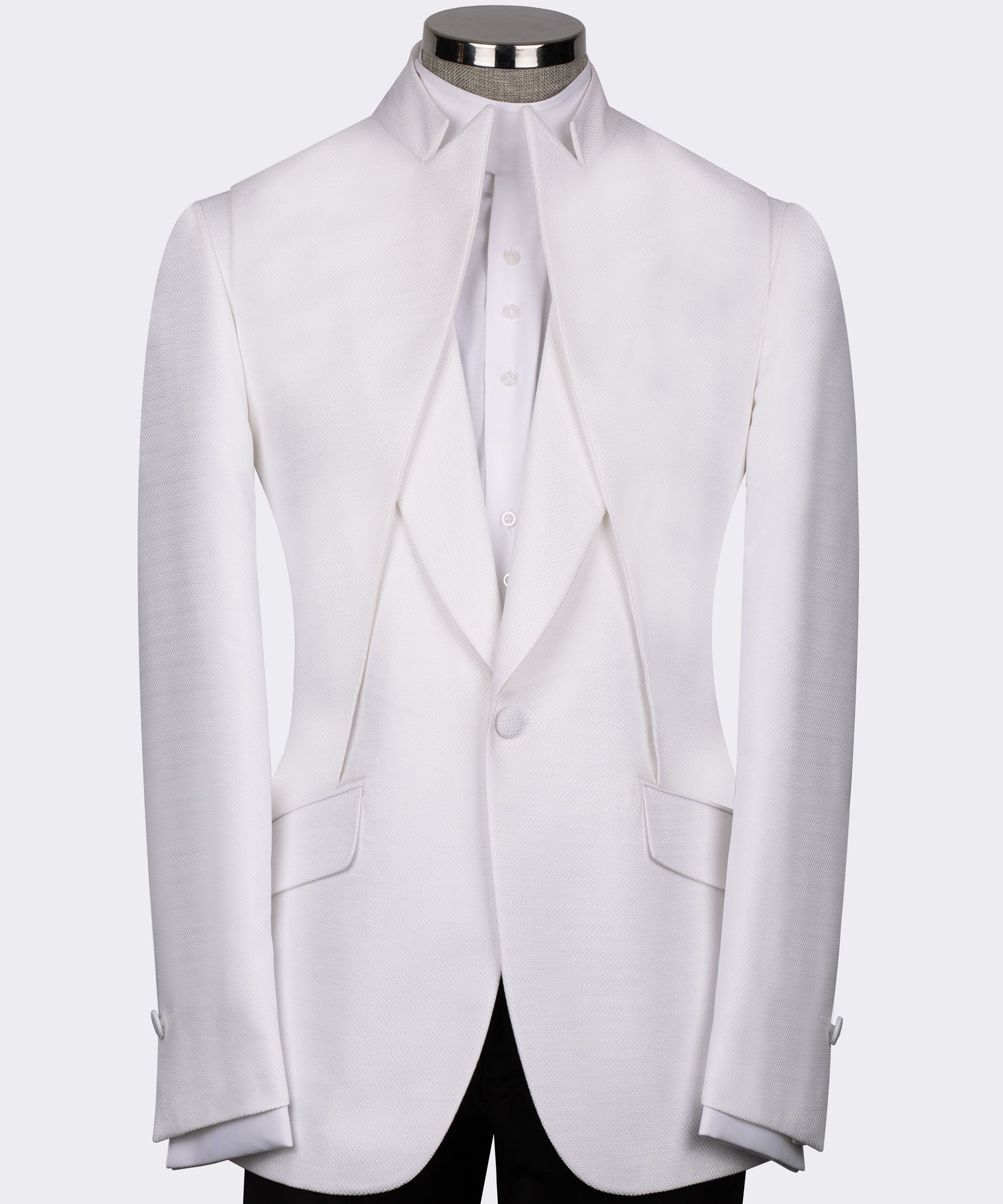 White double-breasted tuxedo jacket with notch lapels and satin-faced edges