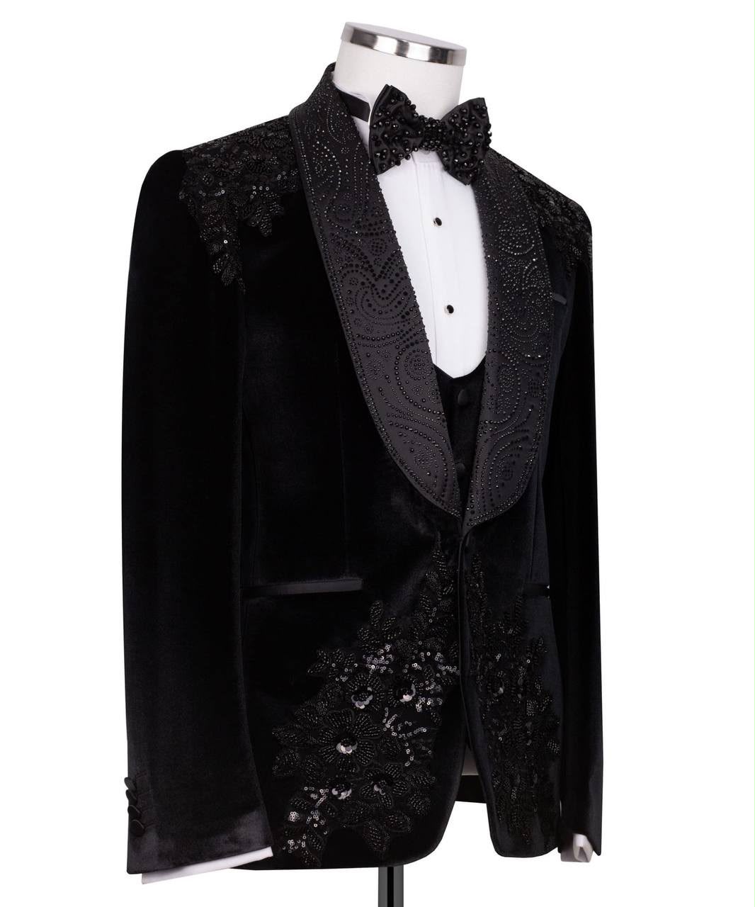 Black Luxury Embellished Evening Tuxedo – Modern Fit Shawl Lapel Suit