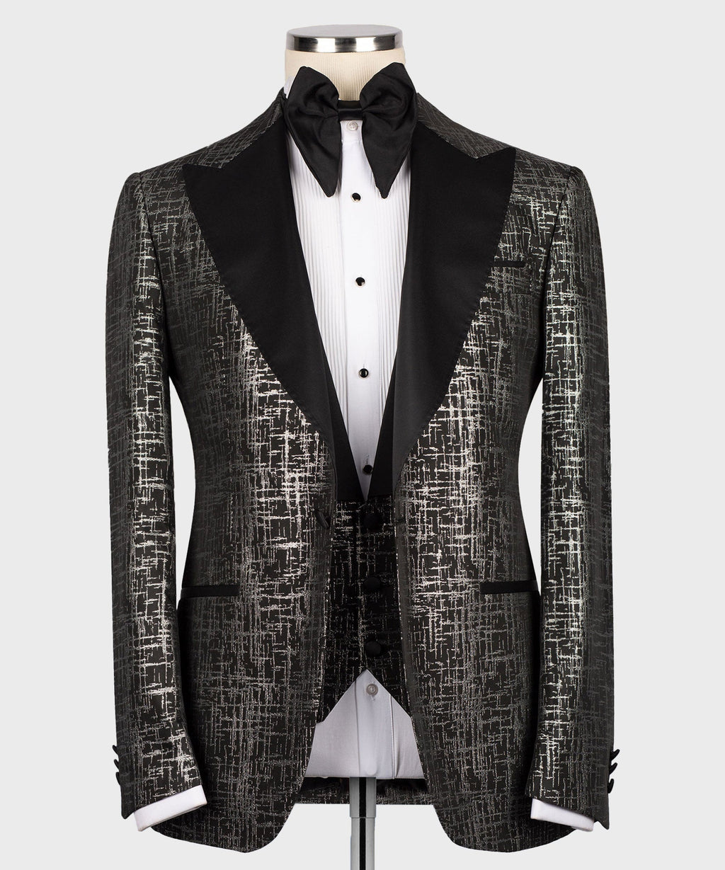 Pointed-collar tuxedo 3-piece set with black bow tie, satin lapels, patterned jacket